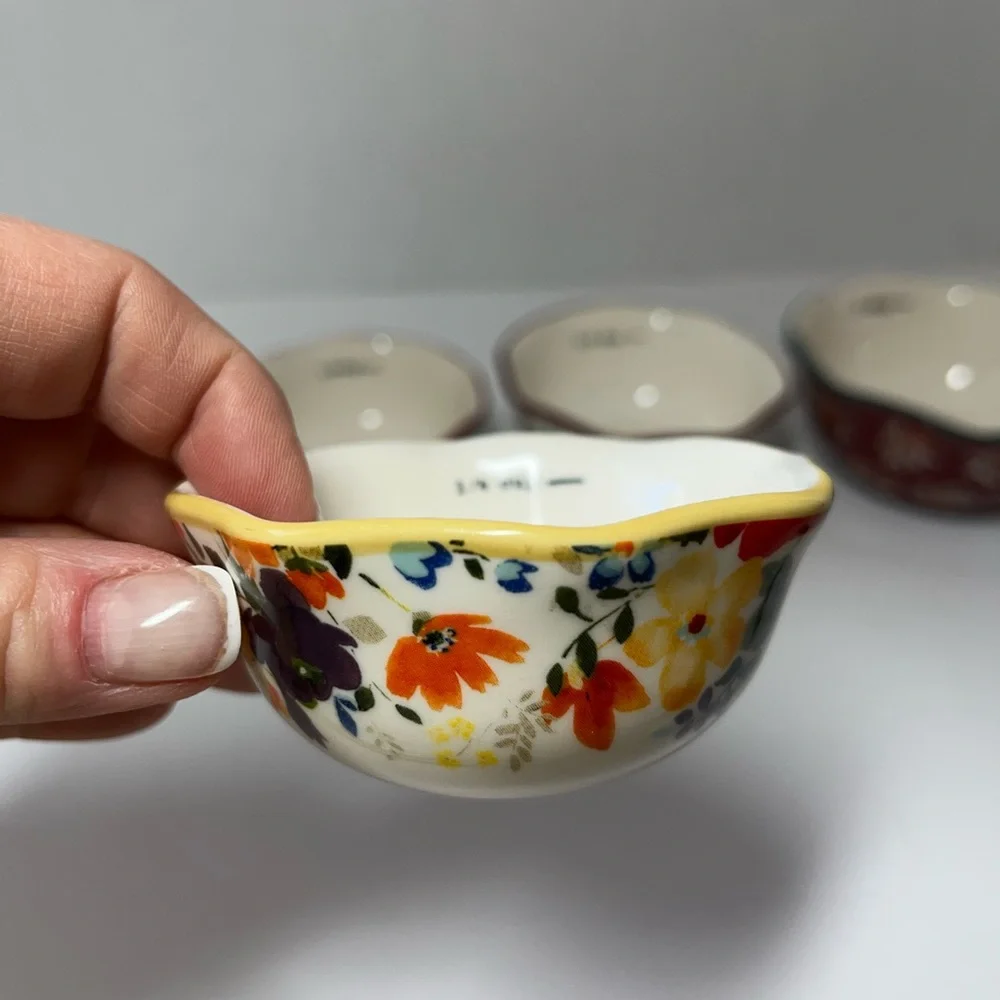The Pioneer Woman 4-Piece Ceramic Measuring Bowls